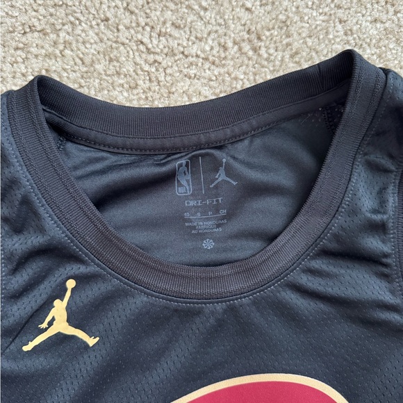 Cleveland Cavaliers Donovan Mitchell Edition Swingman Jersey - Size Small - Picture 4 of 5